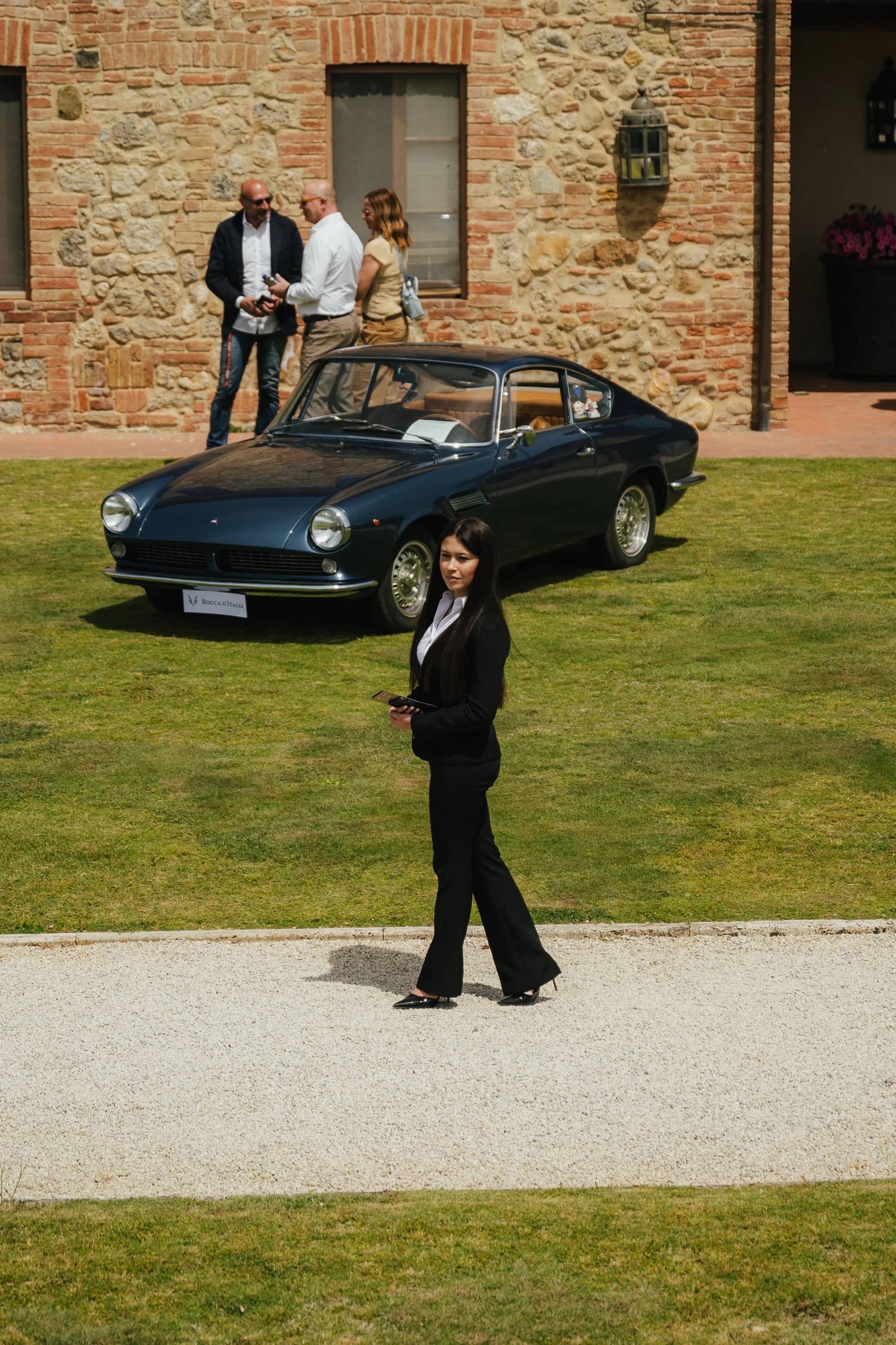 Auto d'epoca tra le colline toscane