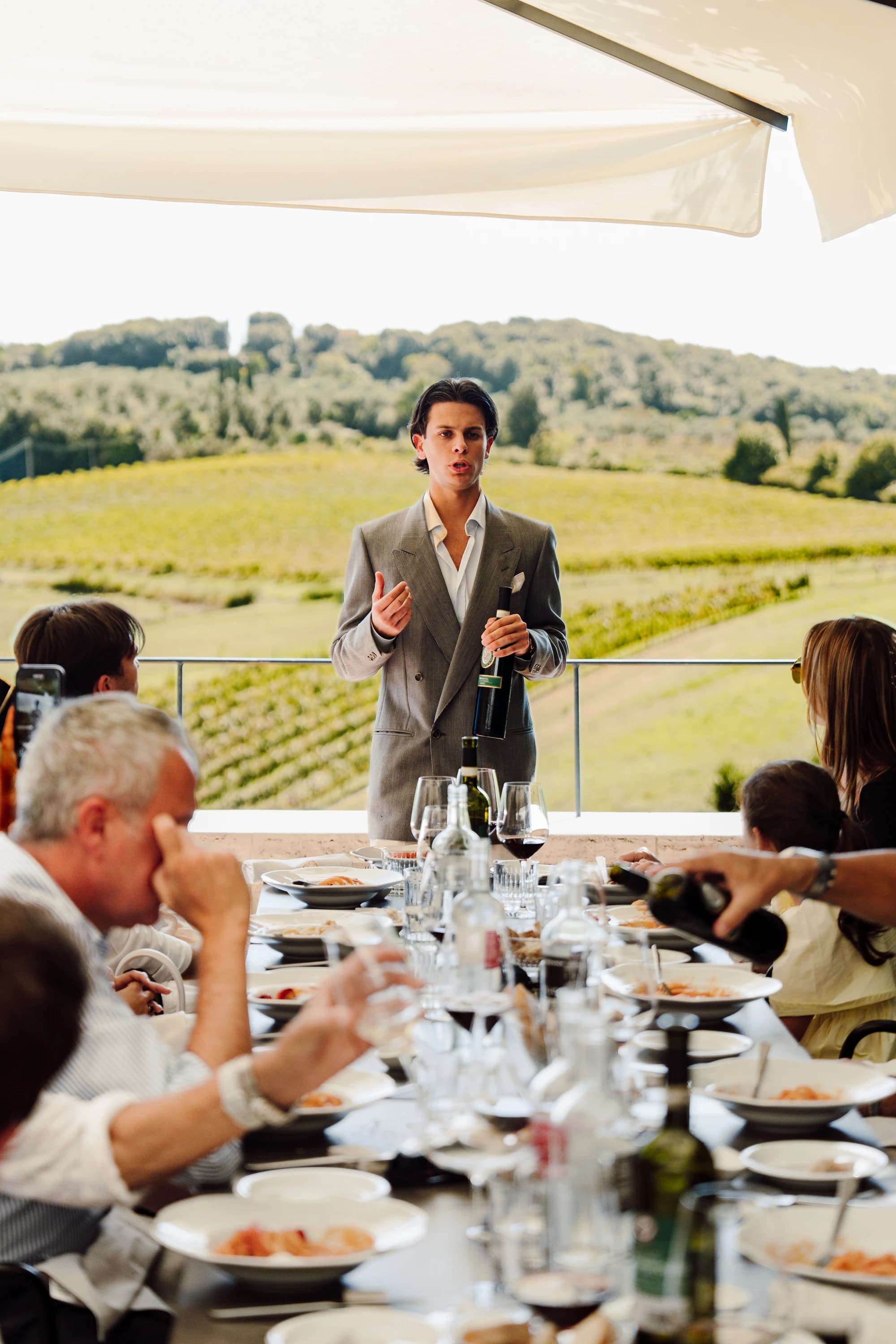 Tour Privato del Brunello con Autista, Due Cantine e Pranzo Toscano