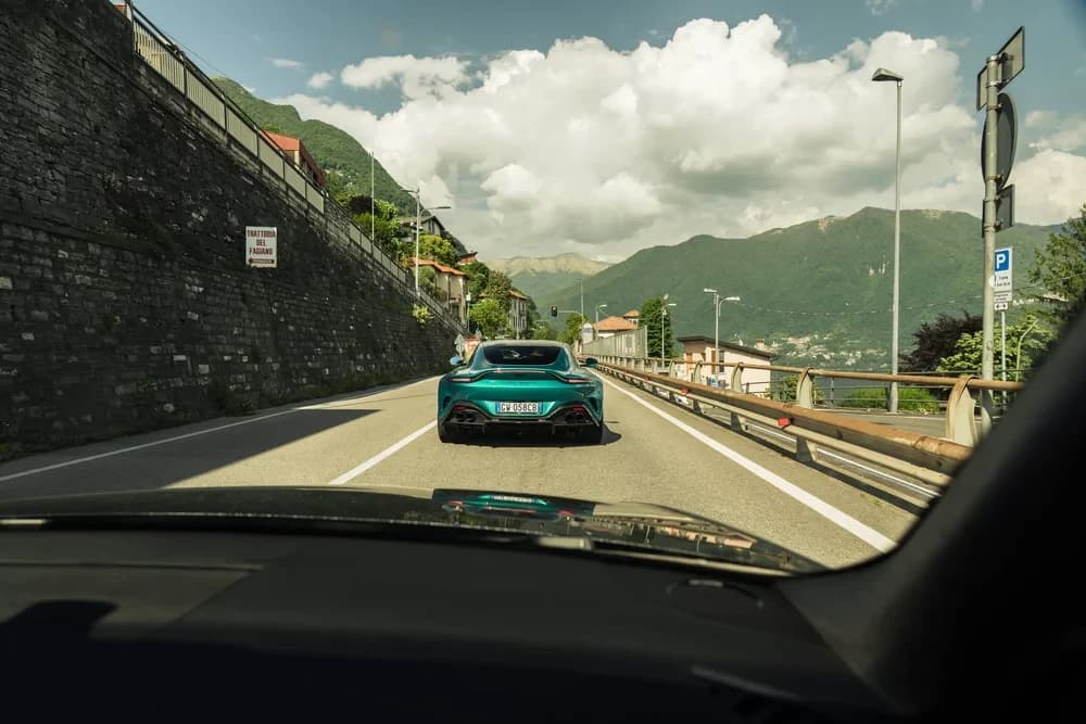 Tour in Supercar sul Lago di Como con Pranzo