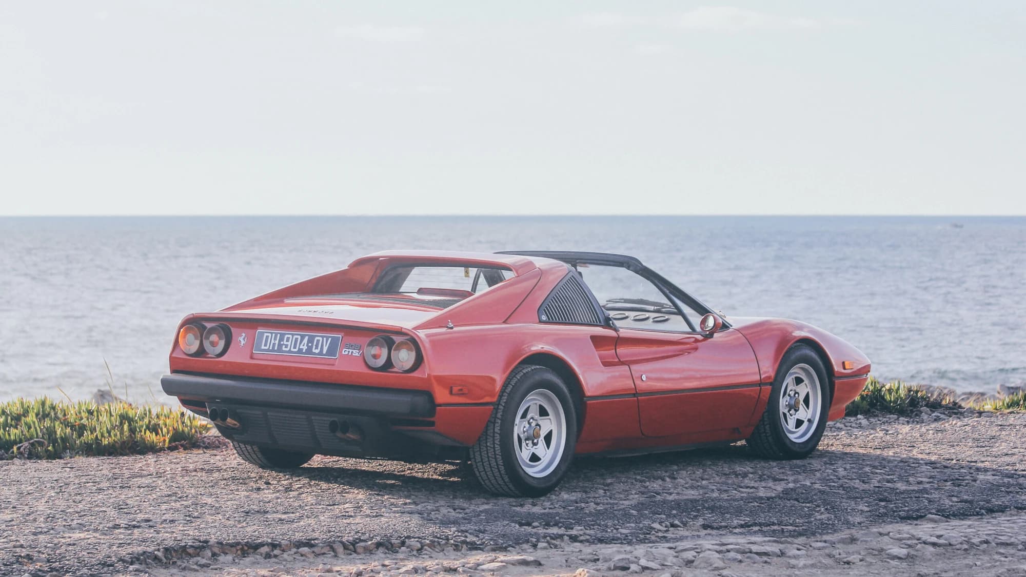 Vintage cars Tour Experience in Lake Como with Lunch