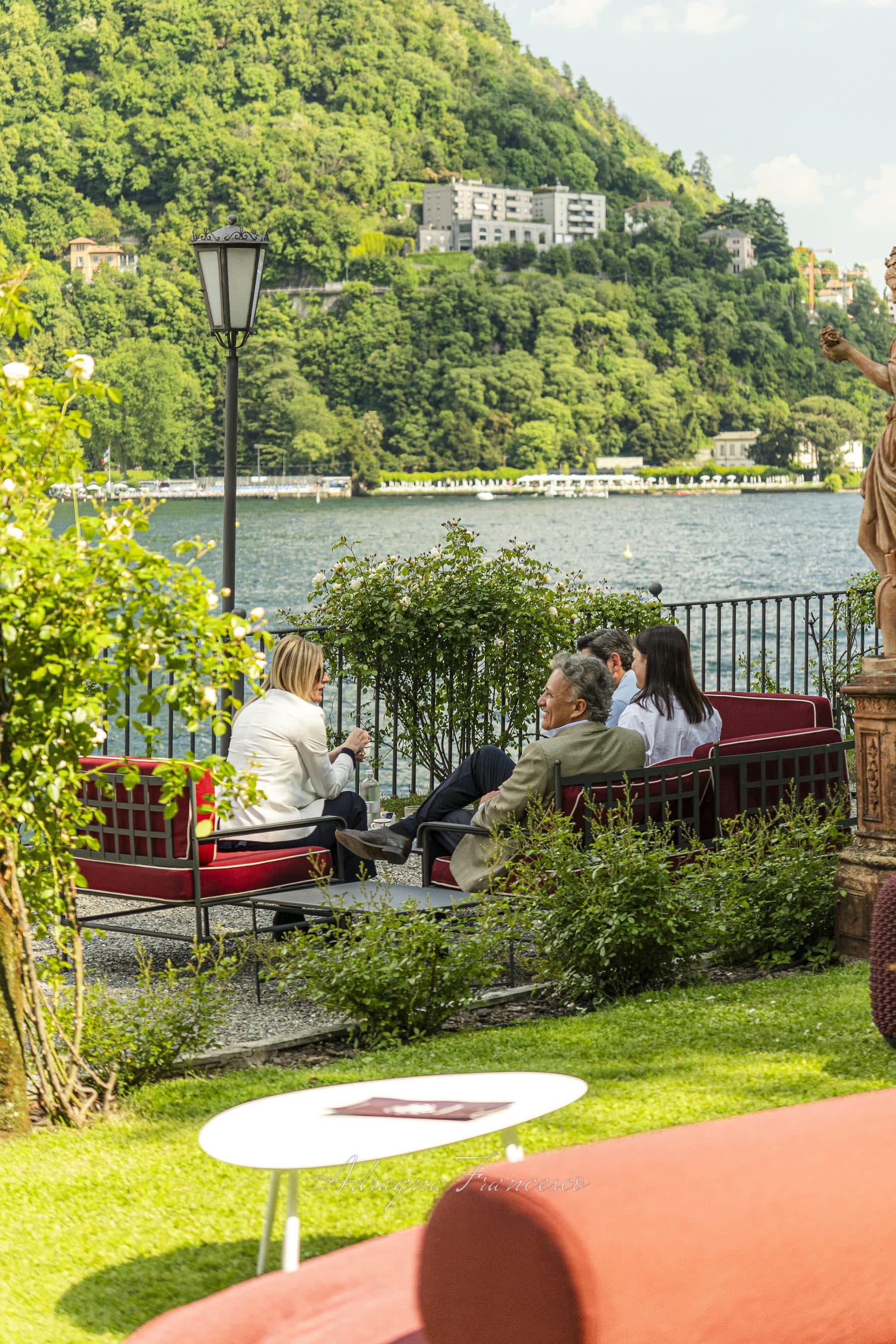 Coppia di ospiti a Villa d'Este sul Lago di Como