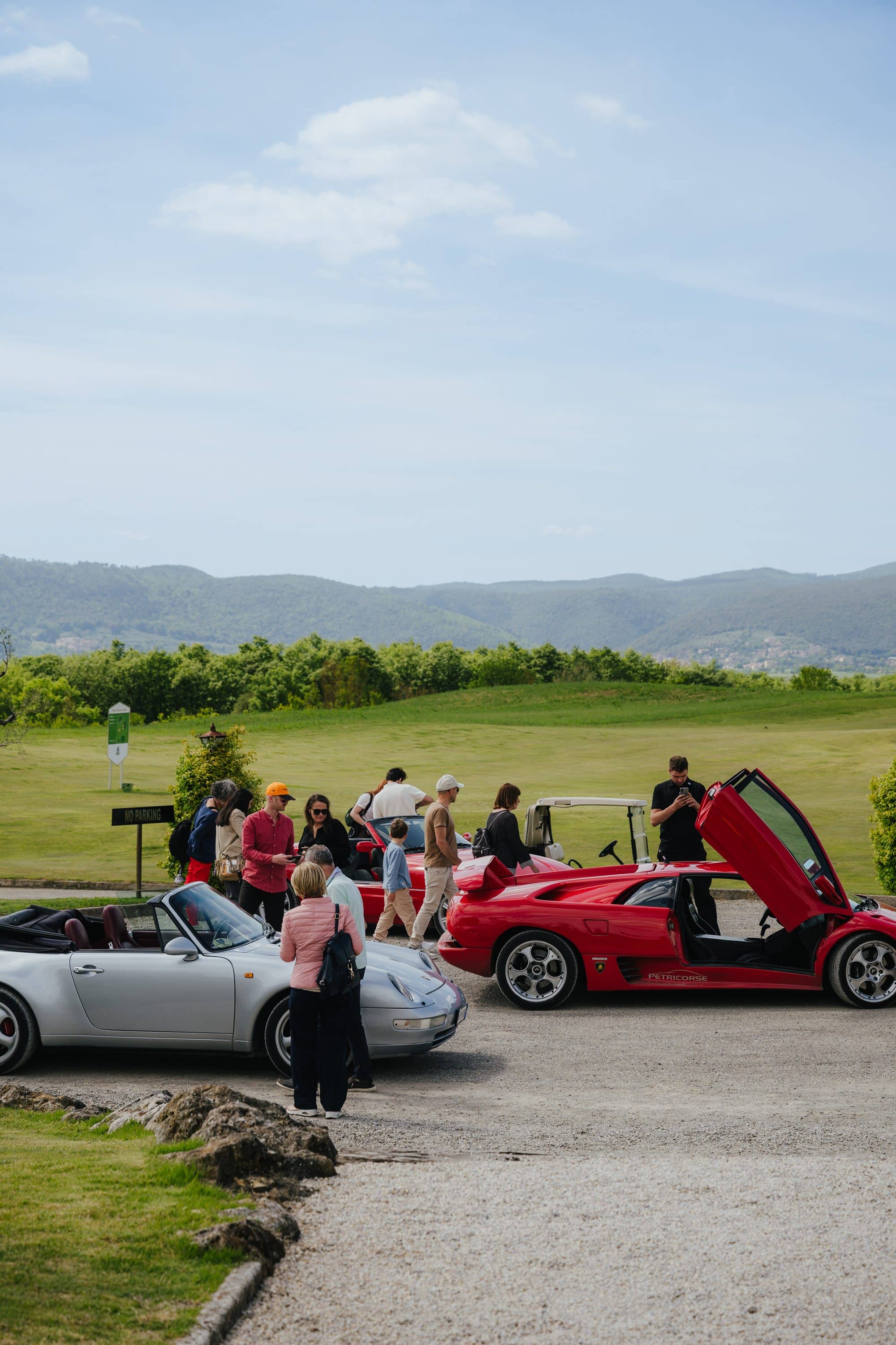 Auto d'epoca tra le colline toscane al Giardino dell'Eden di Rocca d'Italia